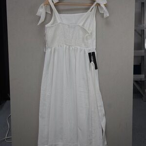 NWT Tie strap Elegant White Midi Dress
